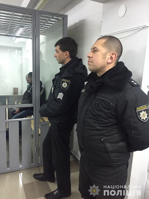 Свежие новости: Мужчину, расстрелявшего супругов у суда в Николаеве, проведет два месяца в СИЗО