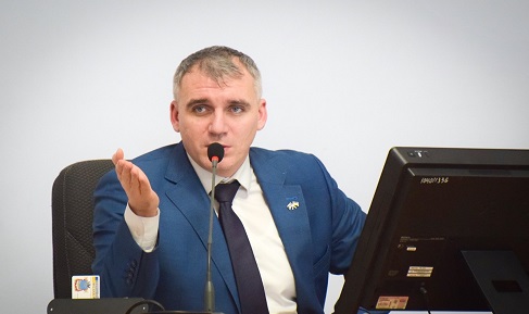 Фото новости: «Какие-то подонки судятся с нами, блокируют счета», - мэр Николаева Сенкевич на сессии горсовета Свежие новости: «Какие-то подонки судятся с нами, блокируют счета», - мэр Николаева Сенкевич на сессии горсовета