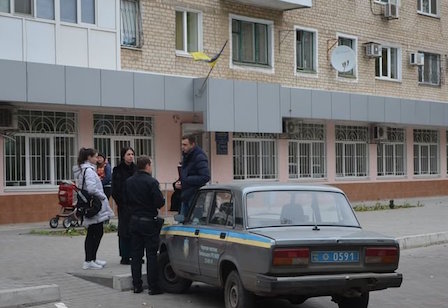 Фото новости: ВИДЕО: В Николаеве парень выстрелил в девушку, которая разорвала с ним отношения Свежие новости: ВИДЕО: В Николаеве парень выстрелил в девушку, которая разорвала с ним отношения