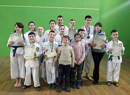 Фото новости: Збірна Вознесенська з традиційного карате повернулася з Черкащини, де проходив Чемпіонат України Свежие новости: Збірна Вознесенська з традиційного карате повернулася з Черкащини, де проходив Чемпіонат України