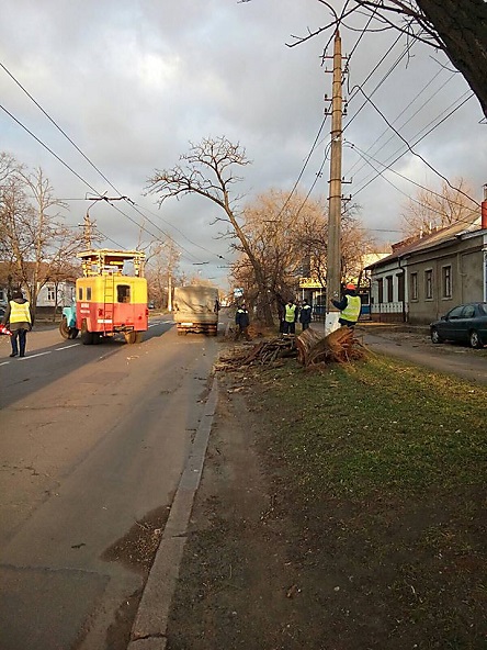Свежие новости: Проезд для большегрузов по Ингульскому и Варваровскому мостам временно ограничили