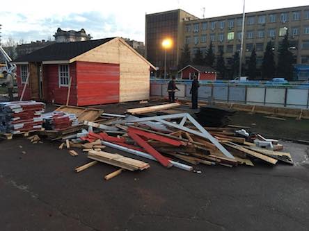 Свежие новости: Жолобецкий просит прокуратуру проверить законность размещения частного катка на главной площади Николаева