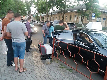 Фото новости: Пойманный на взятке для своего руководства николаевский налоговик заплатил ₴320 тысяч и вышел из СИЗО Свежие новости: Пойманный на взятке для своего руководства николаевский налоговик заплатил ₴320 тысяч и вышел из СИЗО