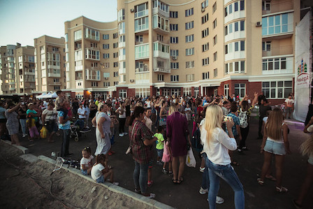 Свежие новости: В жилом комплексе «Ривьера» отгуляли яркий праздничный уикэнд