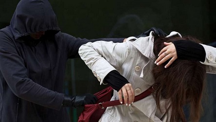 Свежие новости: В Николаеве в подъезде жилого дома ограбили девушку