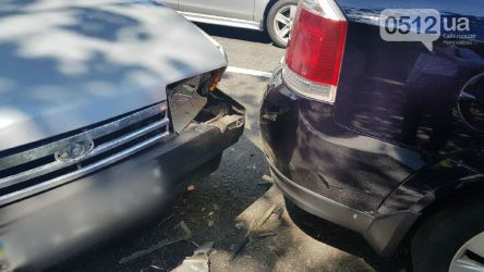 Свежие новости: В Николаеве столкнулись три машины