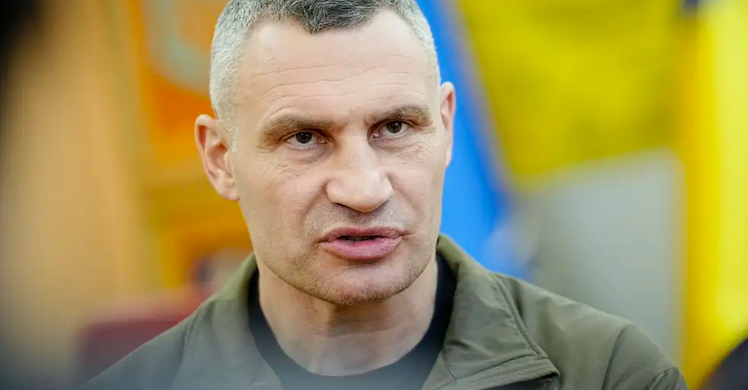 Фото новини: Кличко звинуватив центральну владу в тиску: мер Києва прокоментував вимоги своєї відставки Свіжі новини: Кличко звинуватив центральну владу в тиску: мер Києва прокоментував вимоги своєї відставки