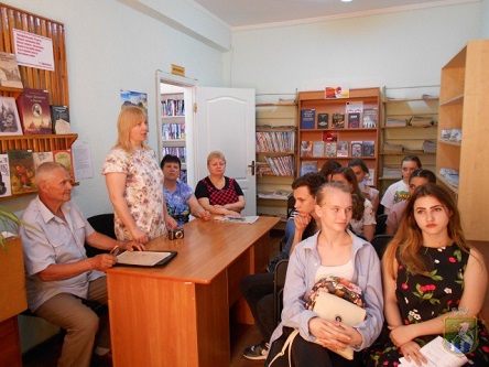 Свежие новости: У Южноукраїнську пройшла година пам’яті «Не погасне пам’яті вогонь!»