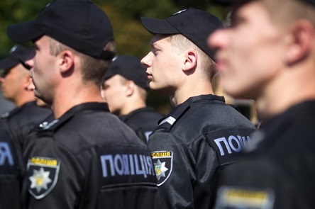 Фото новости: Глава полиции Николаевщины призвал жителей ходить с документами и не пускать в дом незнакомцев Свежие новости: Глава полиции Николаевщины призвал жителей ходить с документами и не пускать в дом незнакомцев