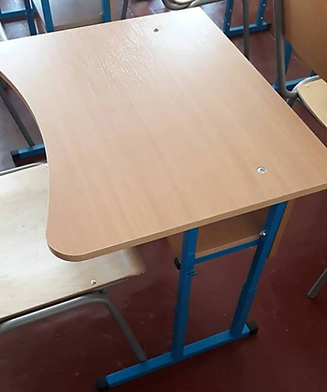 Свежие новости: В девяти школах на Одесчине распилили старые парты, чтобы сделать одноместные, как того требует «Новая украинская школа»