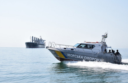 Свежие новости: В море у Одесской области пограничный самолет обнаружил загрязнение: виновнику придется заплатить