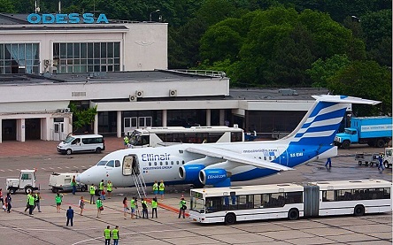 Свежие новости: В Одессе совершил экстренную посадку пассажирский самолет