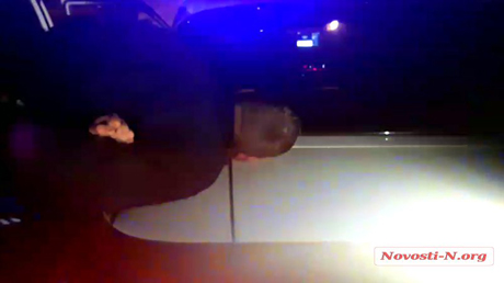 Свежие новости: Ночью в Николаеве пьяный таксист протаранил полицейский «Приус»