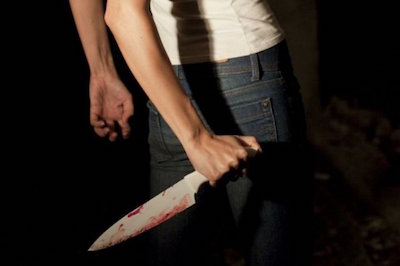 Свежие новости: В ночном клубе девушка с ножом порезала трех мужчин