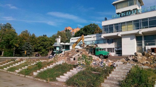 Фото новости: «Український будівельник» начал ремонт речвокзала в Николаеве Свежие новости: «Український будівельник» начал ремонт речвокзала в Николаеве