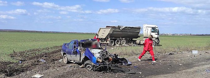 Свежие новости: В Вознесенском районе столкнулись фура и такси – три человека погибли на месте