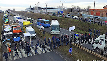 Свежие новости: Аграрии объявили о перекрытии трасс в 9 областях Украины – требуют сохранить экспортное возмещение НДС