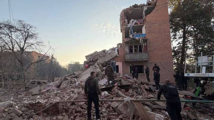 Фото новини: Удар по Прилуках і питання без відповіді: люди поскаржилися Зеленському на укриття Свіжі новини: Удар по Прилуках і питання без відповіді: люди поскаржилися Зеленському на укриття