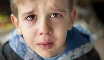 Свежие новости: ВИДЕО: В Днепре ребенок охранял пьяную мать на улице