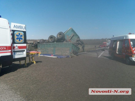 Свежие новости: ВИДЕО: На трассе под Николаевом столкнулись «КамАЗ» и «Фиат»: погиб водитель