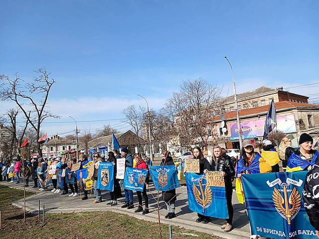 Свежие новости: У Миколаєві відбулася акція на підтримку полонених військовослужбовців