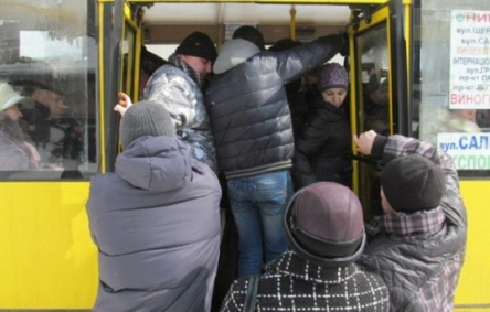 Свежие новости: С завтрашнего дня весь общественный транспорт Николаева не имеет права везти больше 10 пассажиров