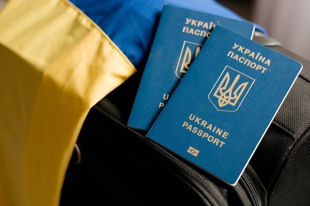 Свежие новости: МЗС з 23 квітня зупинить всі консульські дії для чоловіків-українців за кордоном