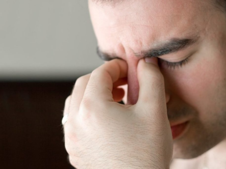 Свежие новости: Медики обнаружили новый признак коронавируса. Заражение можно определить по глазам