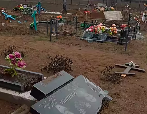 Свежие новости: На Николаевщине 22-летний парень напился и устроил погром на кладбище - разрушено больше сотни памятников