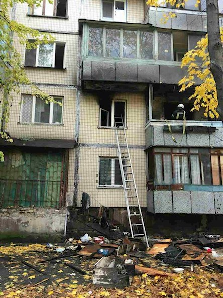 Свежие новости: В Киеве вспыхнул крупный пожар в жилом доме, есть жертва
