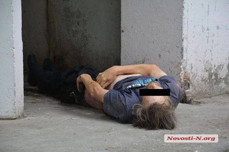 Свежие новости: В Николаеве в мусорной камере многоэтажного дома обнаружен труп