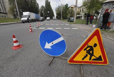 Свежие новости: Сенкевич раскритиковал коммунальщиков, которые отправляют своих работников в часы пик наносить разметку