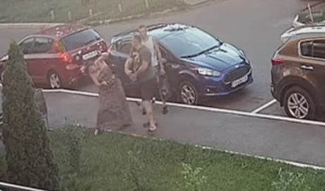 Свежие новости: Депутат-укроповец ударил женщину, требовавшую взять питбуля на поводок