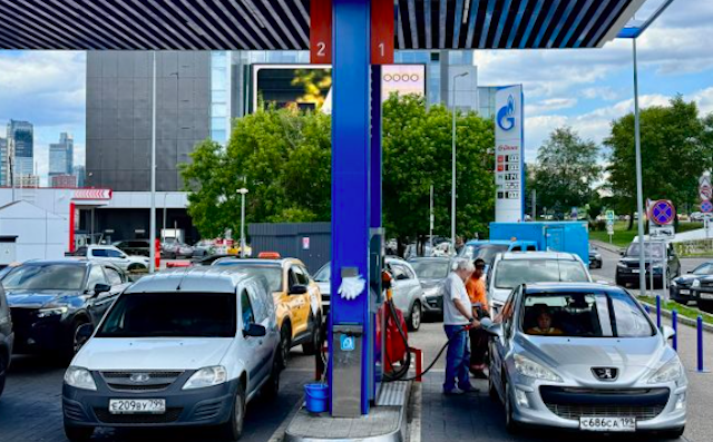 Свежие новости: У Росії почали масово позбуватися АЗС
