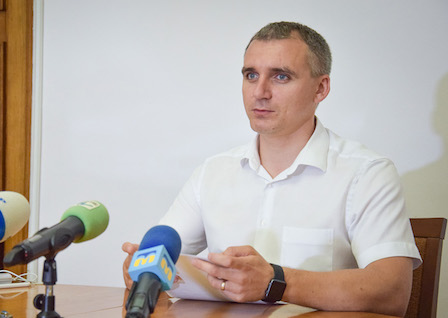 Свежие новости: «Я требую от Вас уважать выбор 54,9% николаевцев!», - Сенкевич ответил на обвинения Луценко