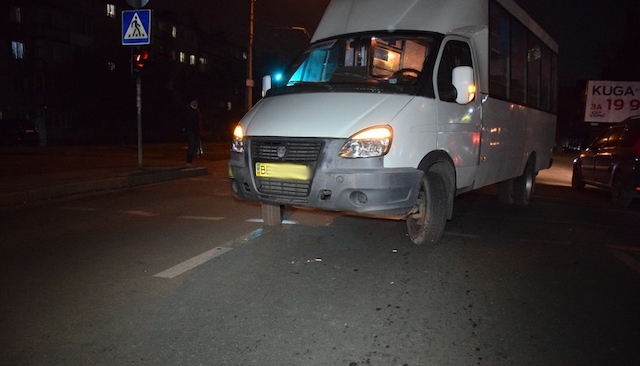 Свежие новости: В Николаеве маршрутка сбила пожилую женщину, переходившую улицу на «зеленый»