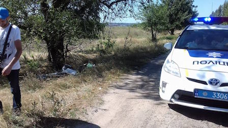 Свежие новости: У Матвеевского леса мужчина выбросил из машины мешок с мусором на глазах у занятых уборкой волонтеров