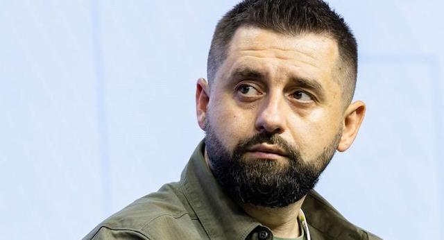 Свежие новости: Арахамія заявив, що значна кількість нардепів хоче скласти мандати