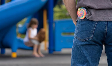 Свежие новости: Странные незнакомцы устроили охоту на детей в Киеве: в школах забили тревогу