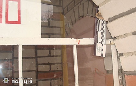 Свежие новости: ФОТО: На Николаевщине полиция поймала двоих школьников, которые проникли в магазин ради кражи