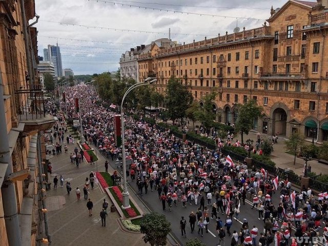 Фото новости: Онлайн: Белорусы вышли на «Марш единства» против Лукашенко Свежие новости: Онлайн: Белорусы вышли на «Марш единства» против Лукашенко