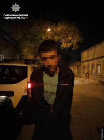 Свежие новости: Одесские патрульные задержали на Бугаевке закладчиков наркотиков, которые «работали» по всему городу