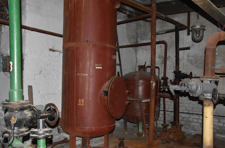 Свежие новости: ВИДЕО: В Николаеве фиксируют массовые прорывы труб отопления после подачи тепла