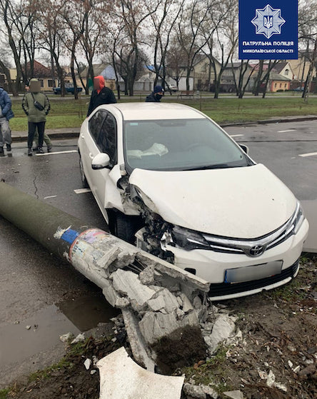 Свежие новости: В Николаеве пьяный водитель снес электроопору