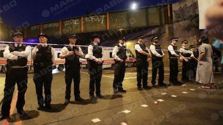 Свежие новости: В Лондоне фургон наехал на выходящих из мечети людей