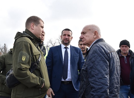 Свежие новости: Перекрытие трассы возле Николаева: К протестующим приехал глава ОГА Стадник, договорились о проведении круглого стола