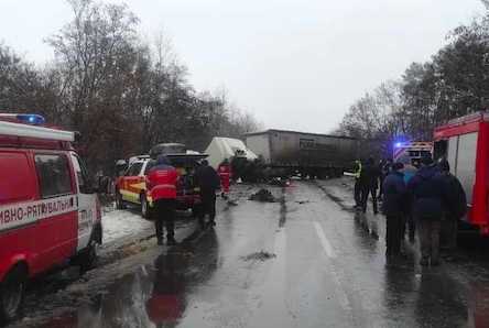 Свежие новости: ВИДЕО: Жуткое ДТП под Черниговом, унесшего жизни 13 человек
