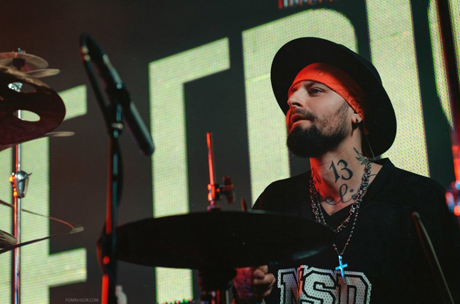 Фото новости: «Бумбокс» предлагает назвать проспект или площадь в Николаеве в честь их барабанщика Свежие новости: «Бумбокс» предлагает назвать проспект или площадь в Николаеве в честь их барабанщика