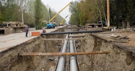 Свежие новости: У одному з мікрорайонів Миколаєва діти живуть у траншеях теплотрас