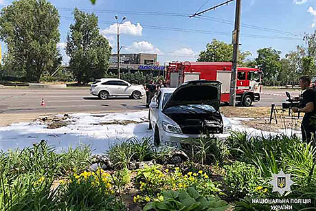 Свежие новости: В Днепре автомобиль на скорости врезался в остановку – погибла женщина